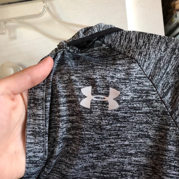 Long sleeve hooded heather grey under armour shirt - Picture 3 of 6